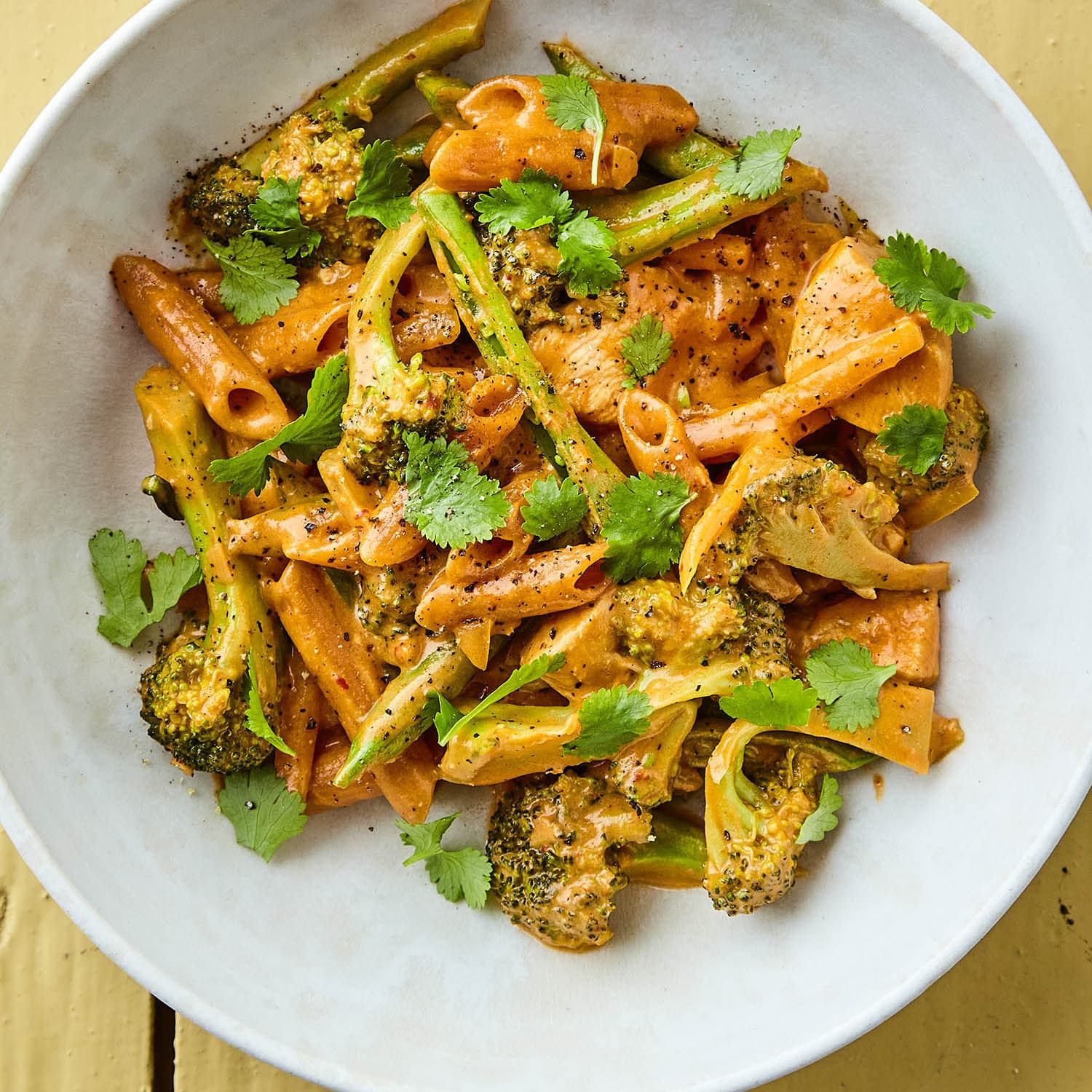 One pot pasta med rød karry og kylling MK Universet